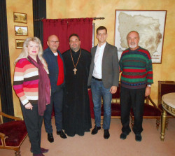 Otac Markov sa gostima