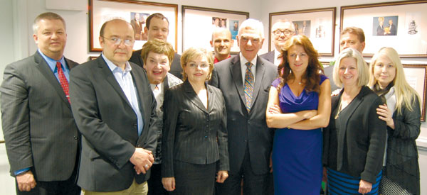 danijela-sremac-predsednik-srpskog-instituta-iz-sad-u-plavoj-haljini
