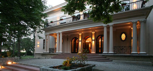 zamak-dvorac-nova-crnja-ovde-rucak