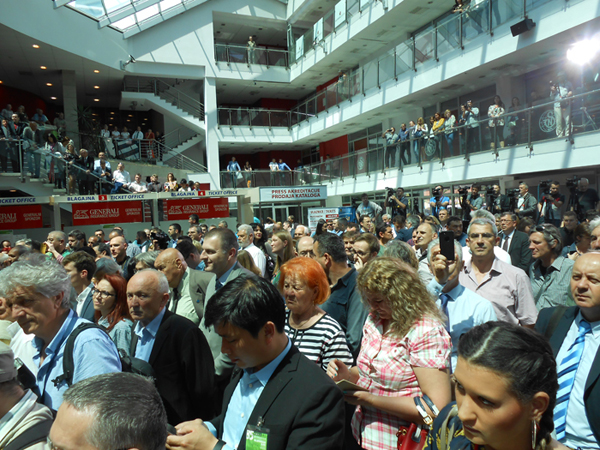 4-prepuna-aula-novosadskog-sajma-na-otvaranju