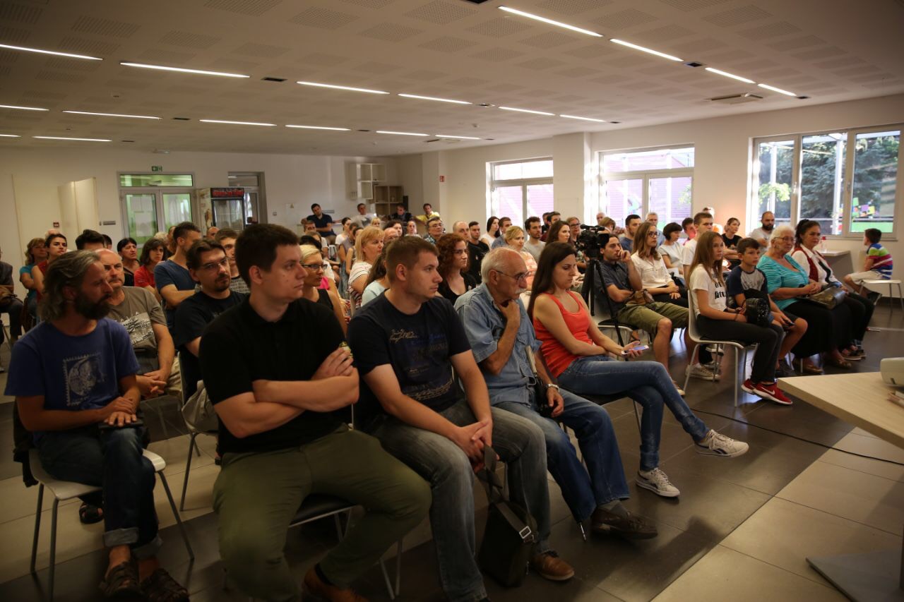 2-prepuna-sala-kulturnog-centra-novog-sada