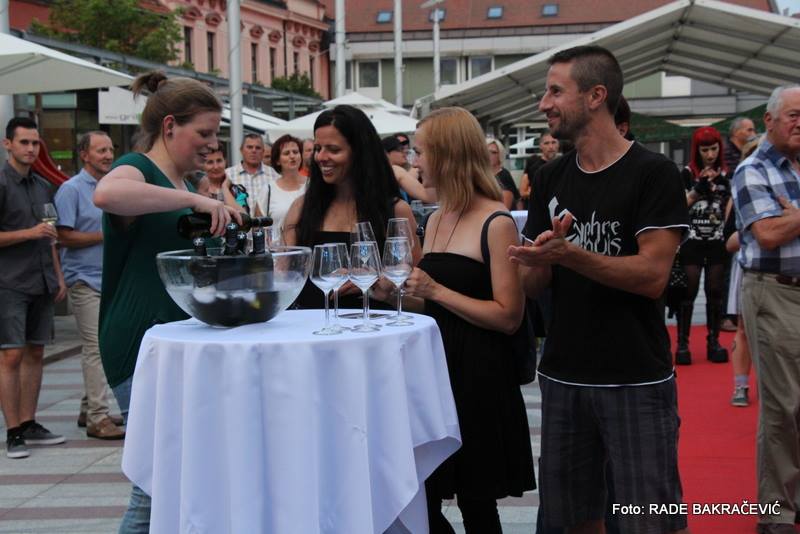 36896900_1087465861430256_621698762363895808_n