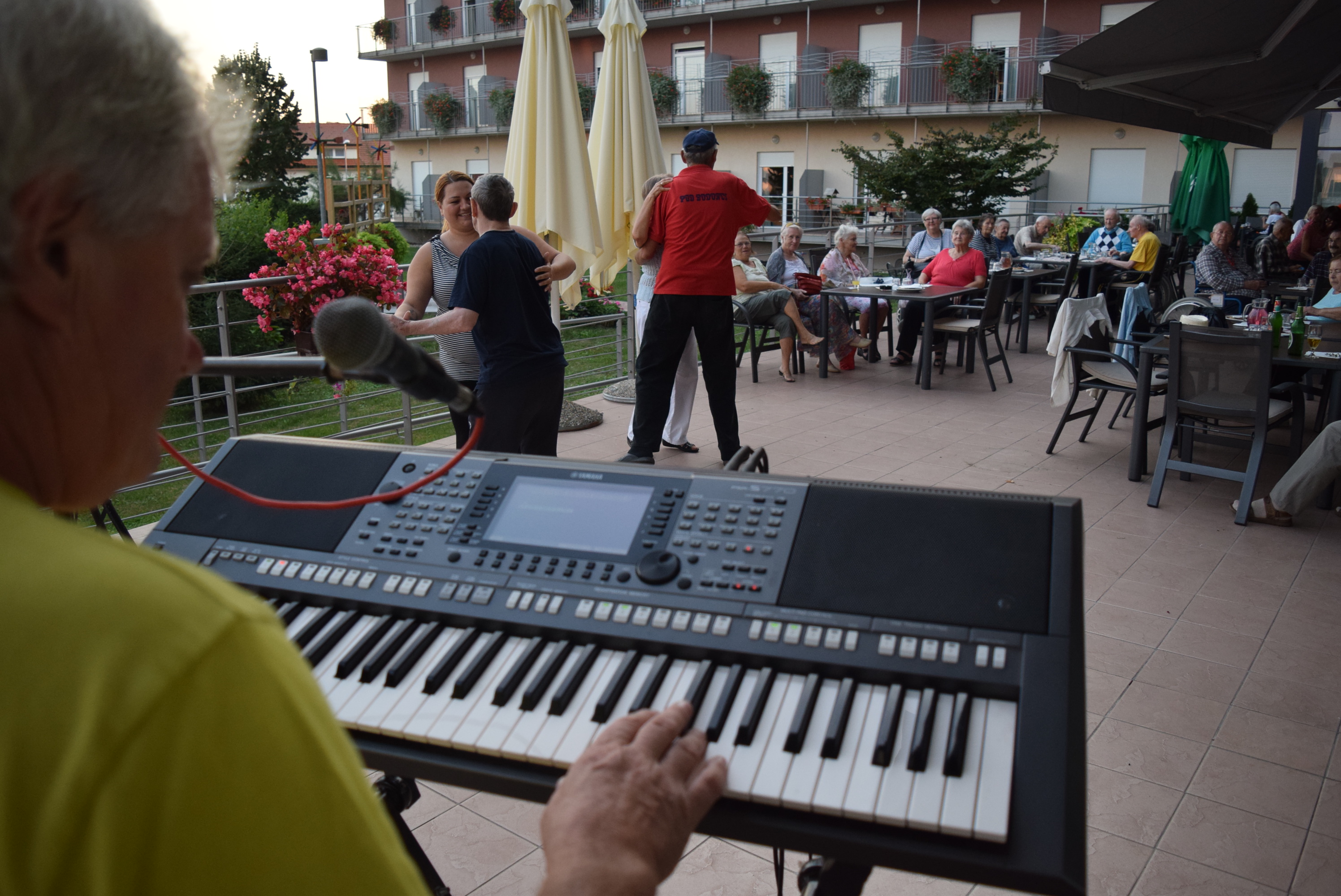 izza-glasbenika-legijasa