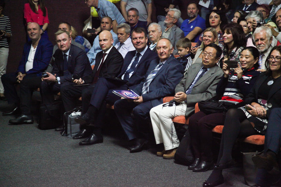 2-predsednik-mirovic-sa-gostima-festivala