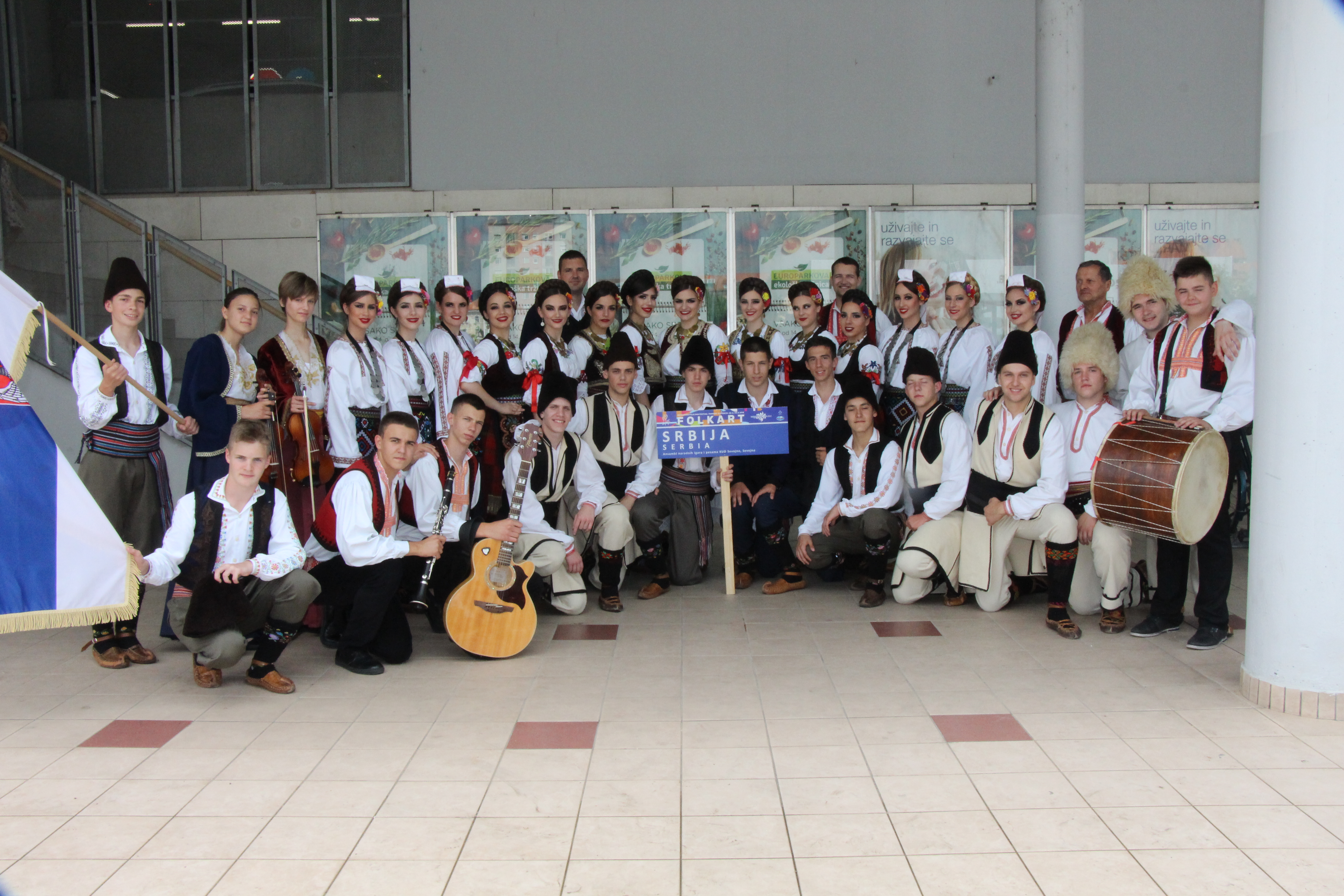 srbski-folkloristi-na-lentu-2018