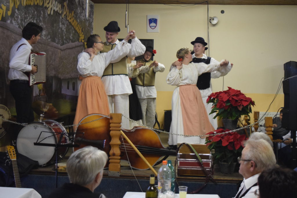 folkoristi-iz-gornjega-senika