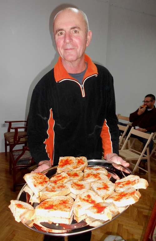 10-kurjakov-je-pocastio-goste-s-mascu-i-lebom