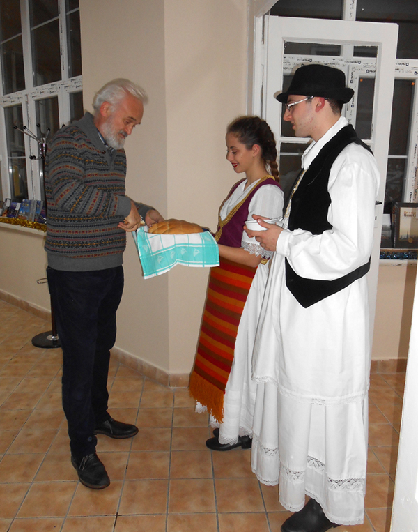 6-za-docek-hleb-i-so