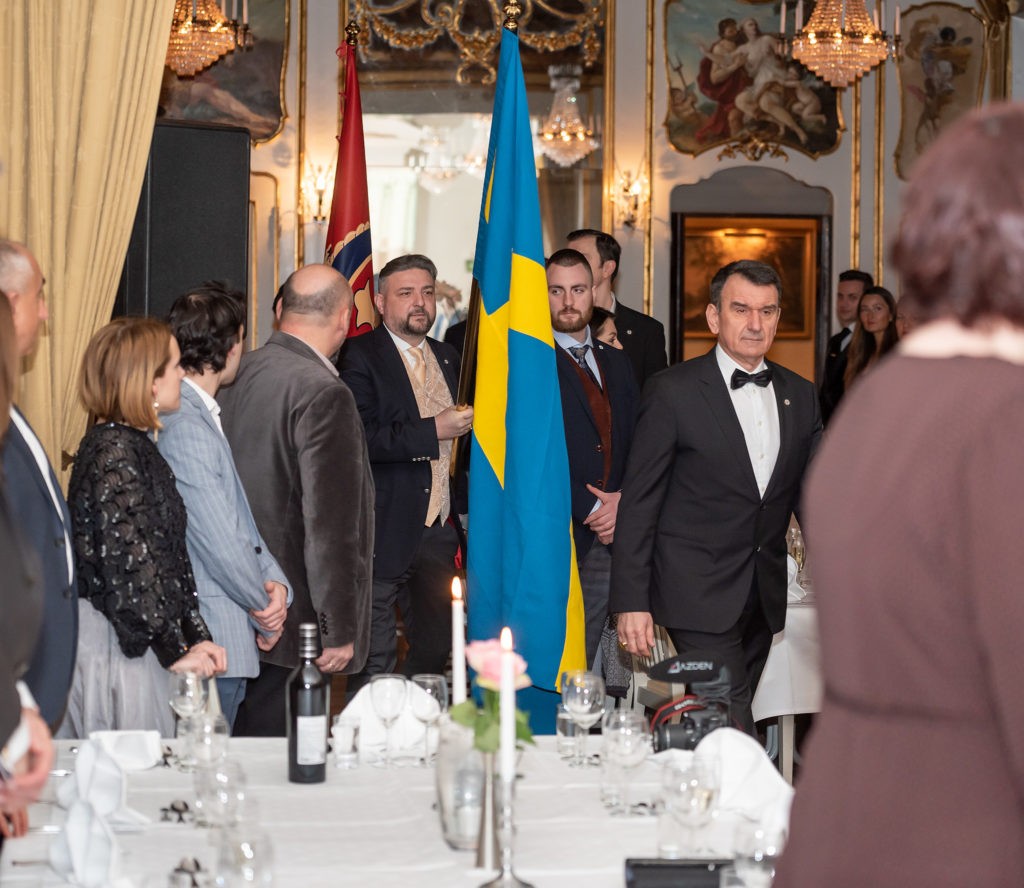 unosenje-zastave-bratstva-i-svedske-zastave