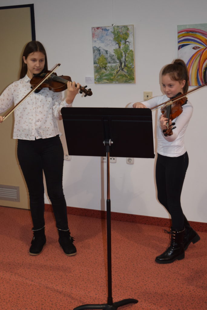 violinistki-lara-pucko-levo-in-ziva-vidonja