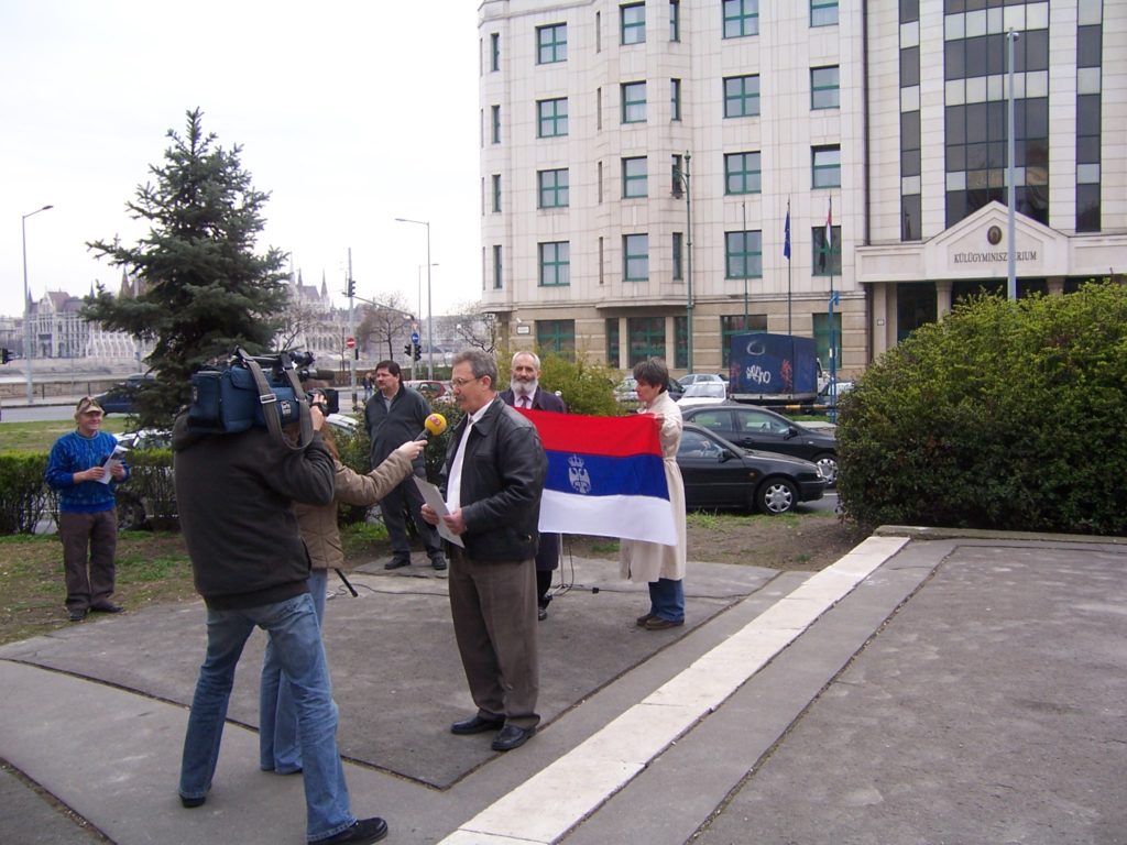 canic-posle-mitingadaje-izjavu-madarskoj-televiziji-upozadini-je-mip